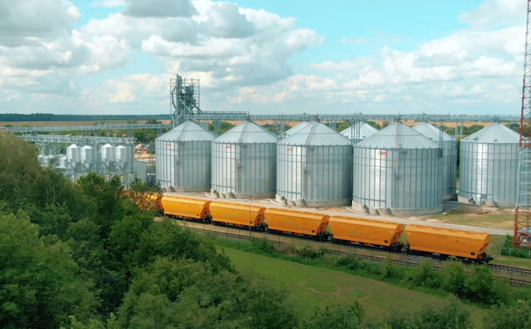  Transport kolejowy jest głównym i niezastąpionym środkiem transportu zboża.